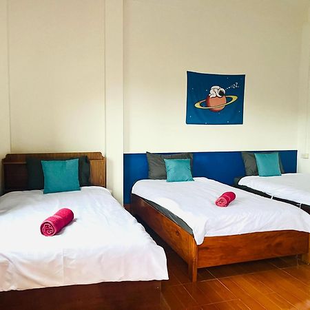 1 Min To Slow Boat Guesthouse Konekeo Esterno foto