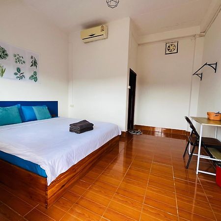 1 Min To Slow Boat Guesthouse Konekeo Esterno foto